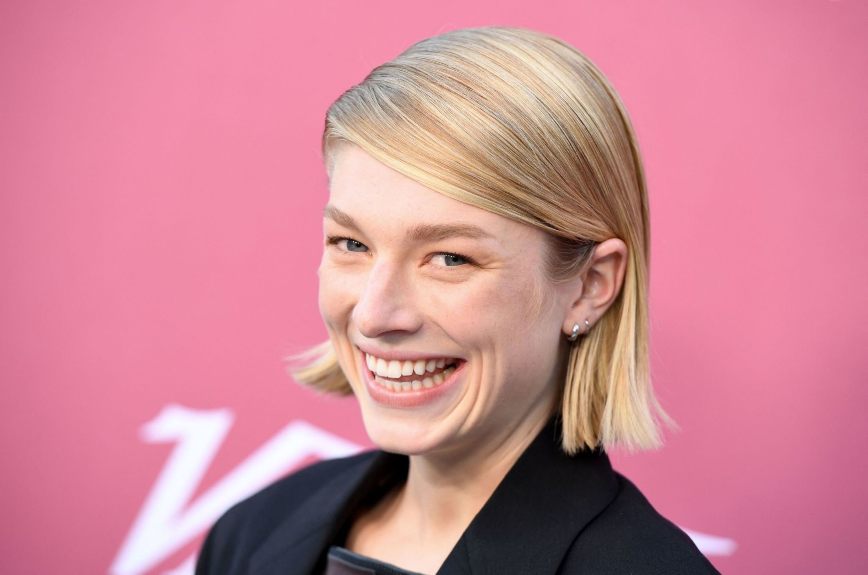 HunterSchaferLove_VarietyPowerofWomenArrivals-010.jpg