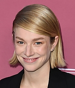 HunterSchaferLove_VarietyPowerofWomenArrivals-044.jpg