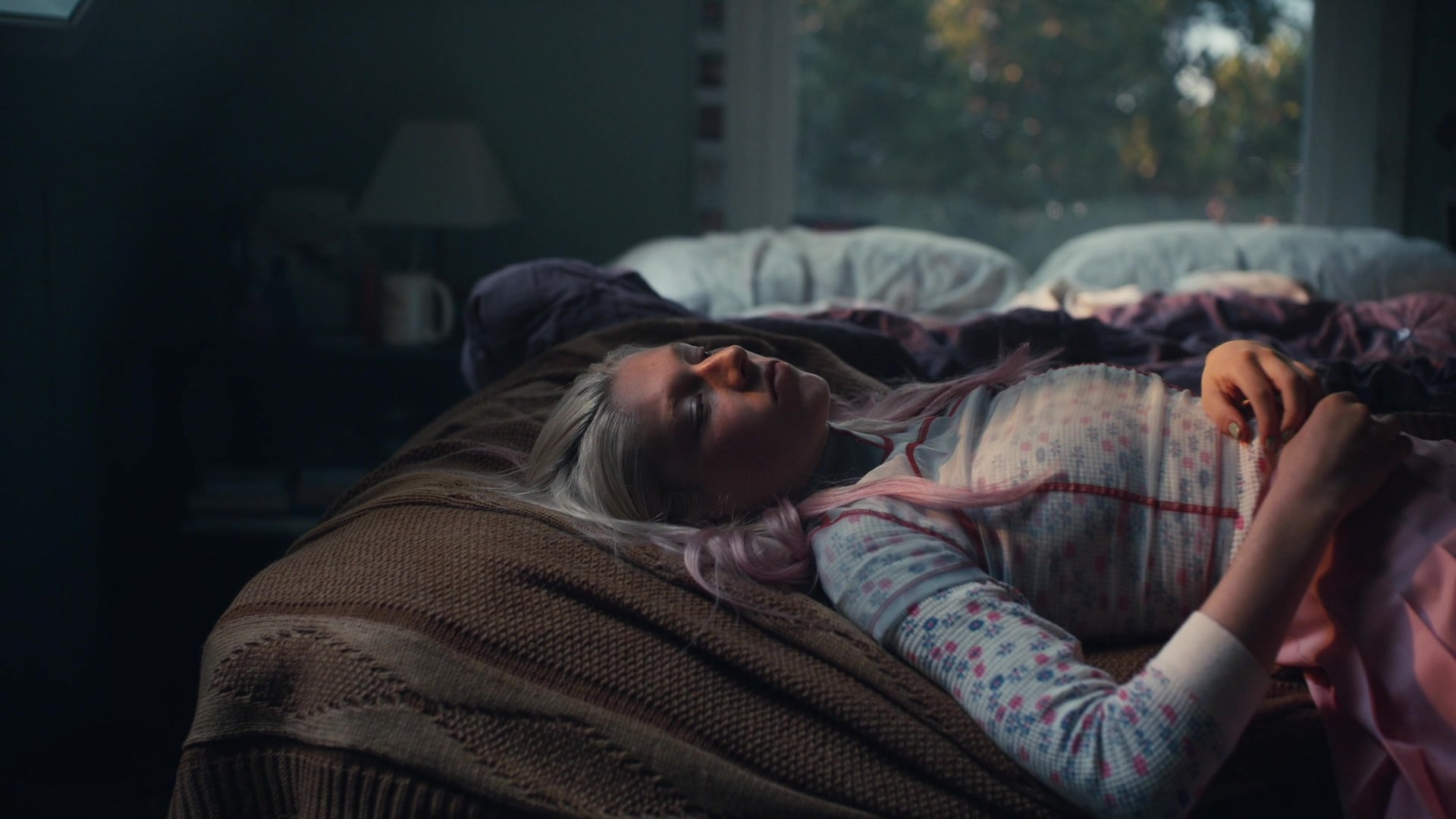 HunterSchaferLove_Euphoria1x01ScreenCaptures-024.jpg