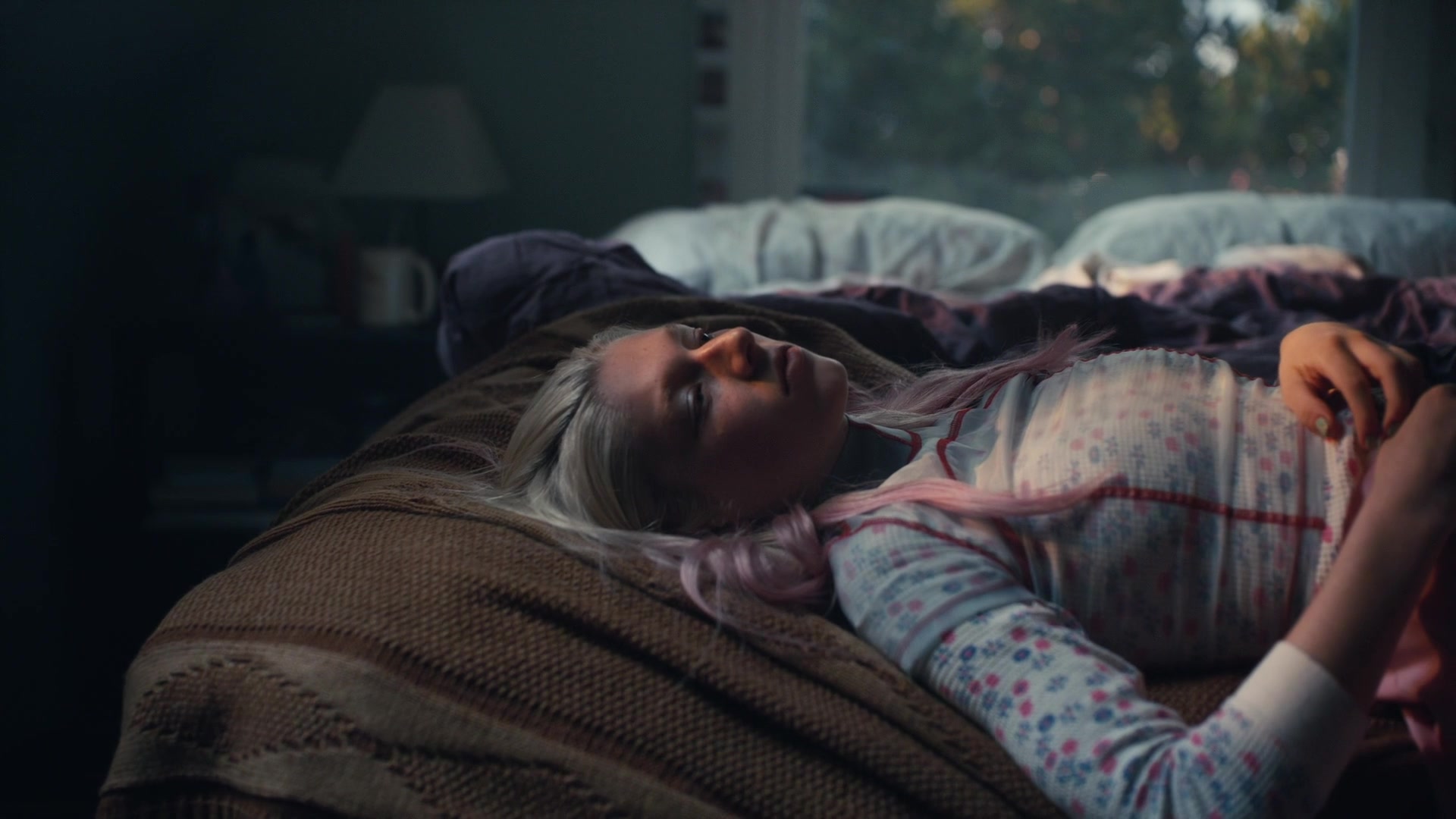 HunterSchaferLove_Euphoria1x01ScreenCaptures-025.jpg