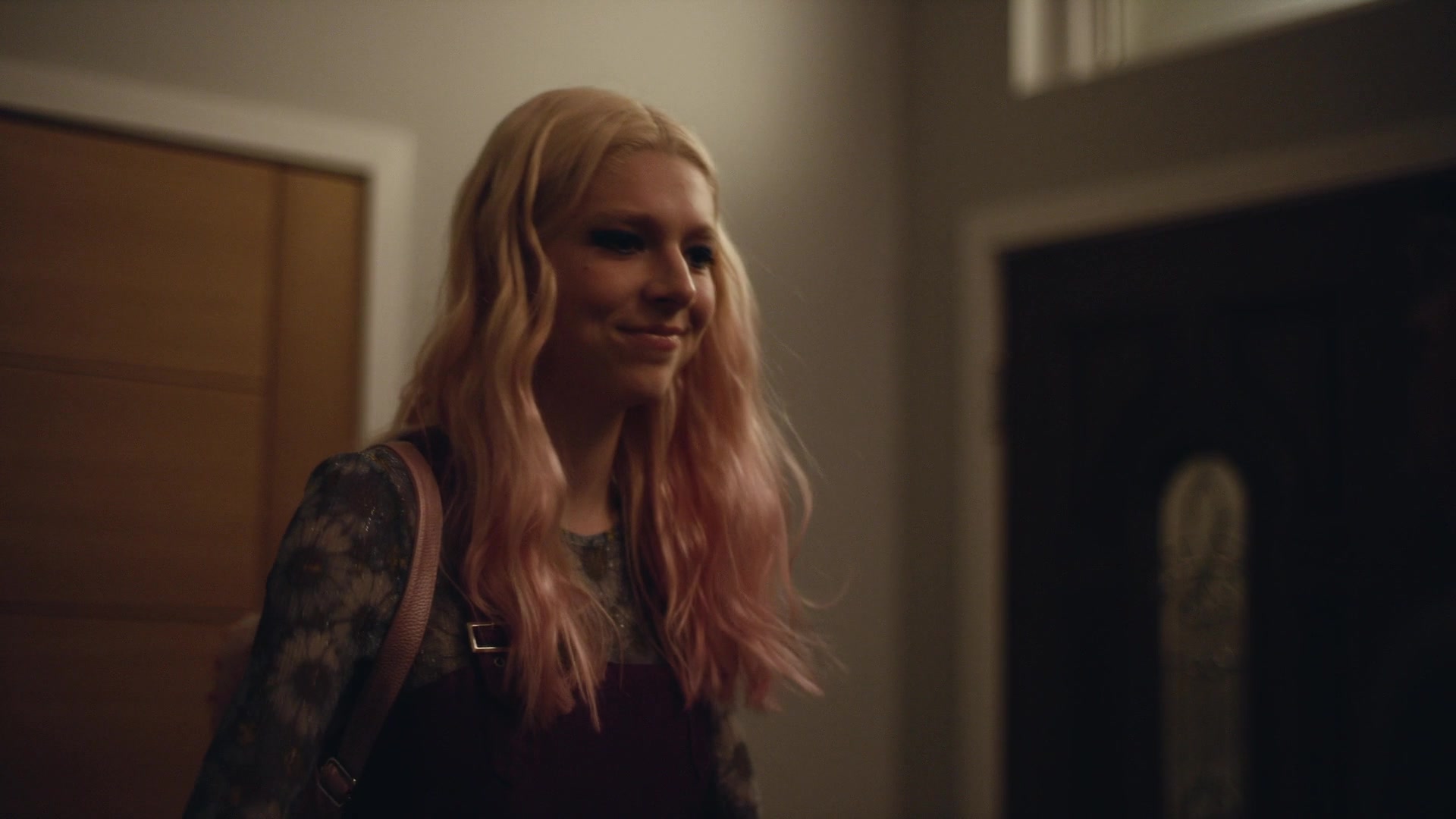 HunterSchaferLove_Euphoria1x01ScreenCaptures-065.jpg