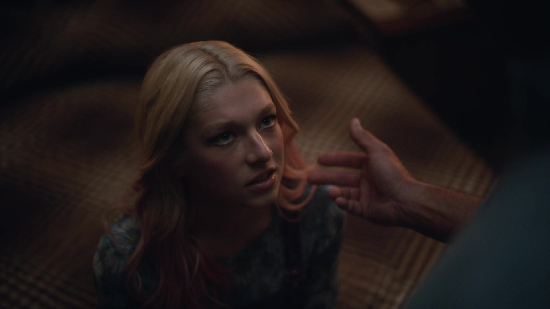 HunterSchaferLove_Euphoria1x01ScreenCaptures-100.jpg