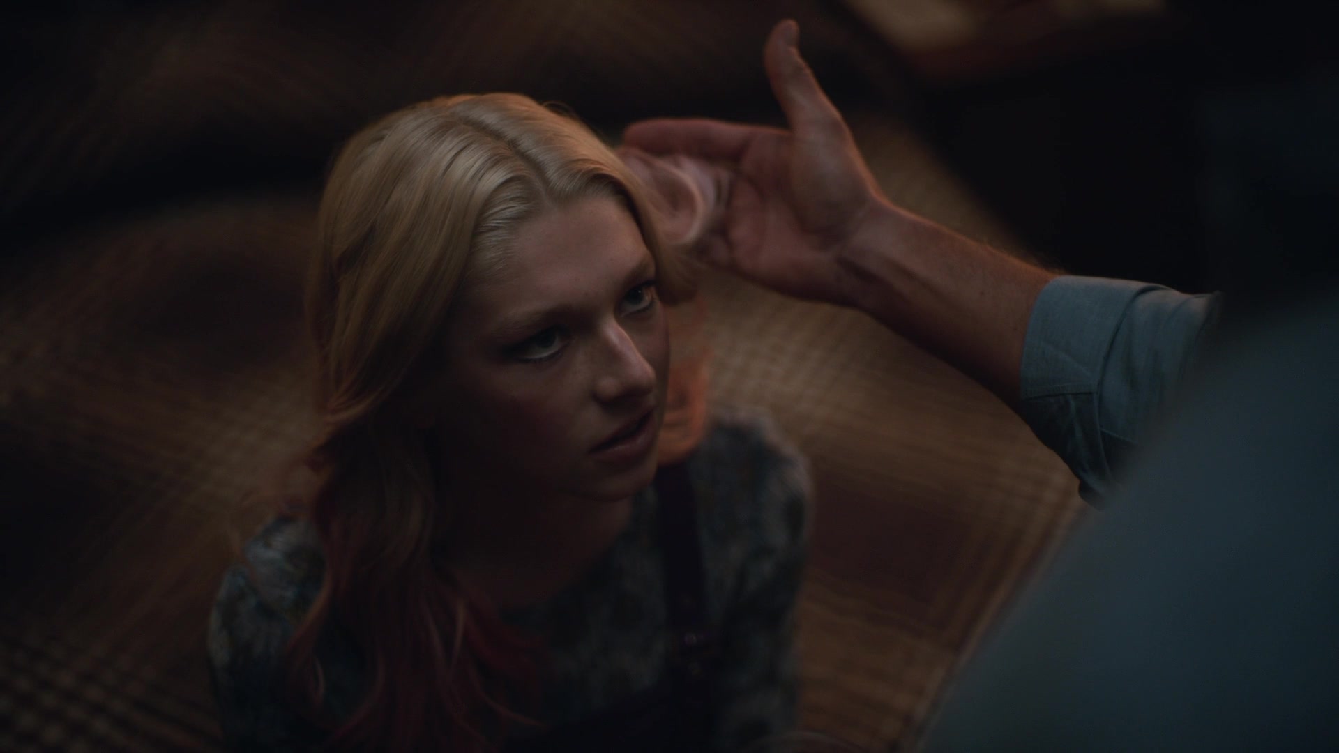 HunterSchaferLove_Euphoria1x01ScreenCaptures-102.jpg