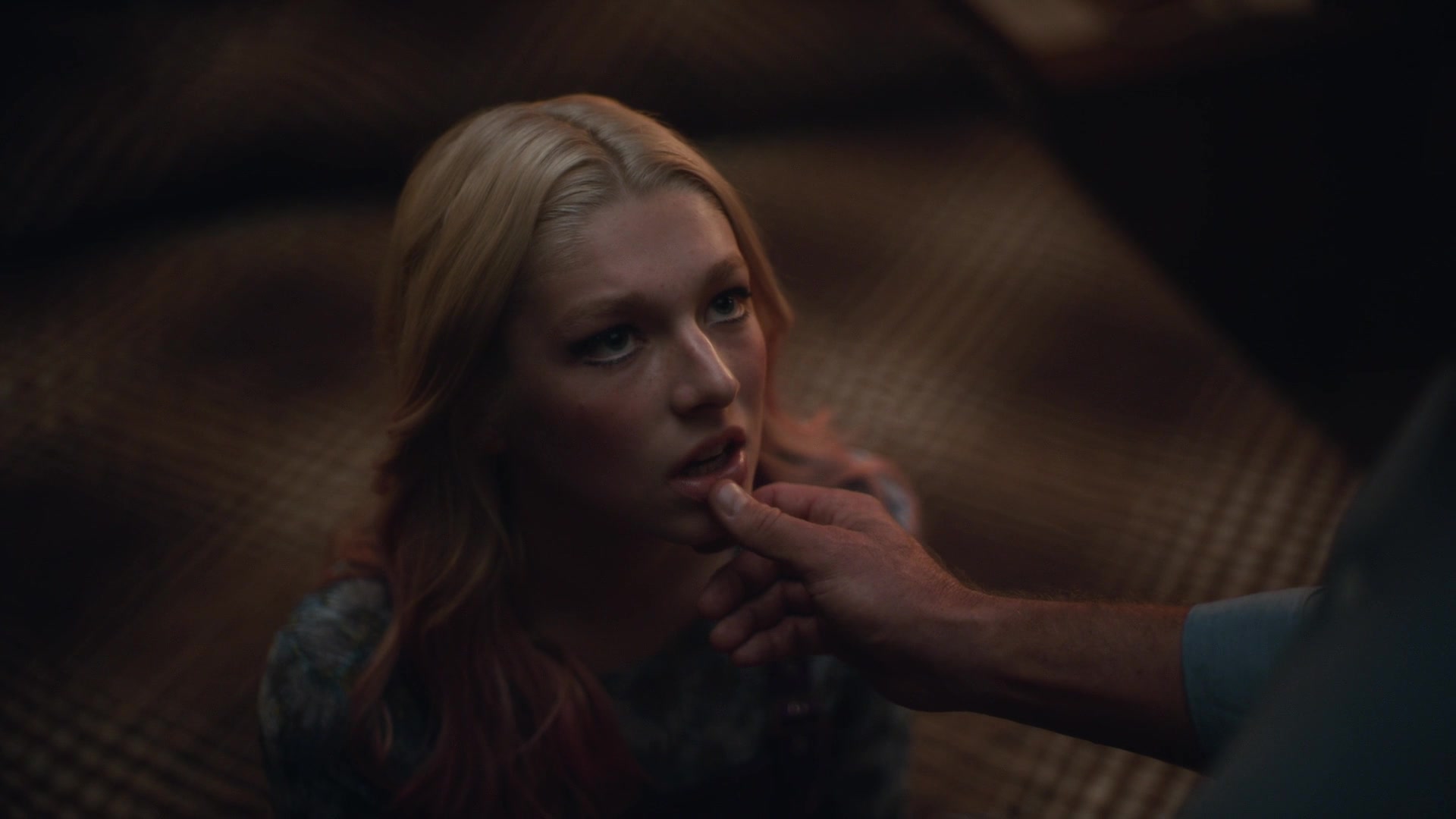 HunterSchaferLove_Euphoria1x01ScreenCaptures-111.jpg