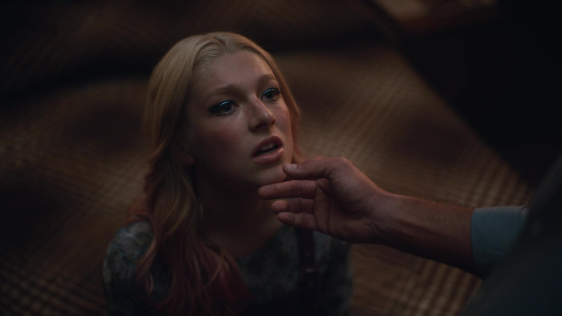 HunterSchaferLove_Euphoria1x01ScreenCaptures-112.jpg