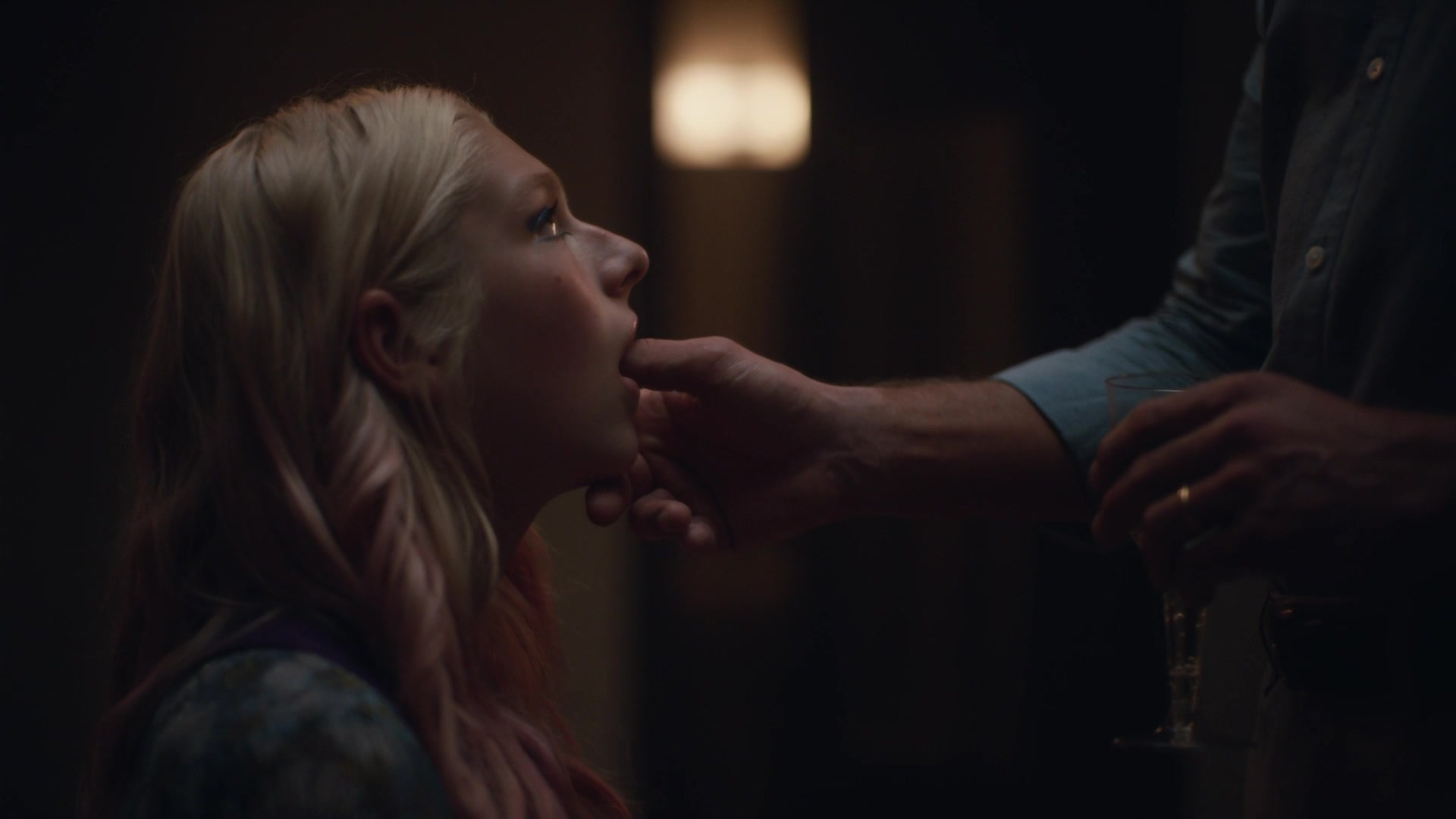 HunterSchaferLove_Euphoria1x01ScreenCaptures-115.jpg