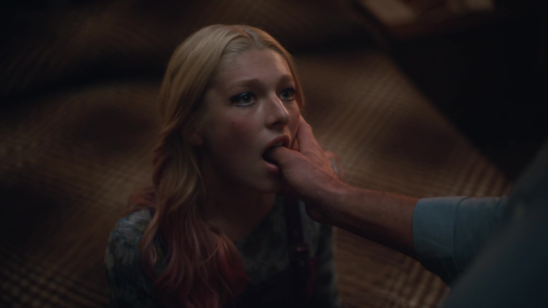 HunterSchaferLove_Euphoria1x01ScreenCaptures-116.jpg