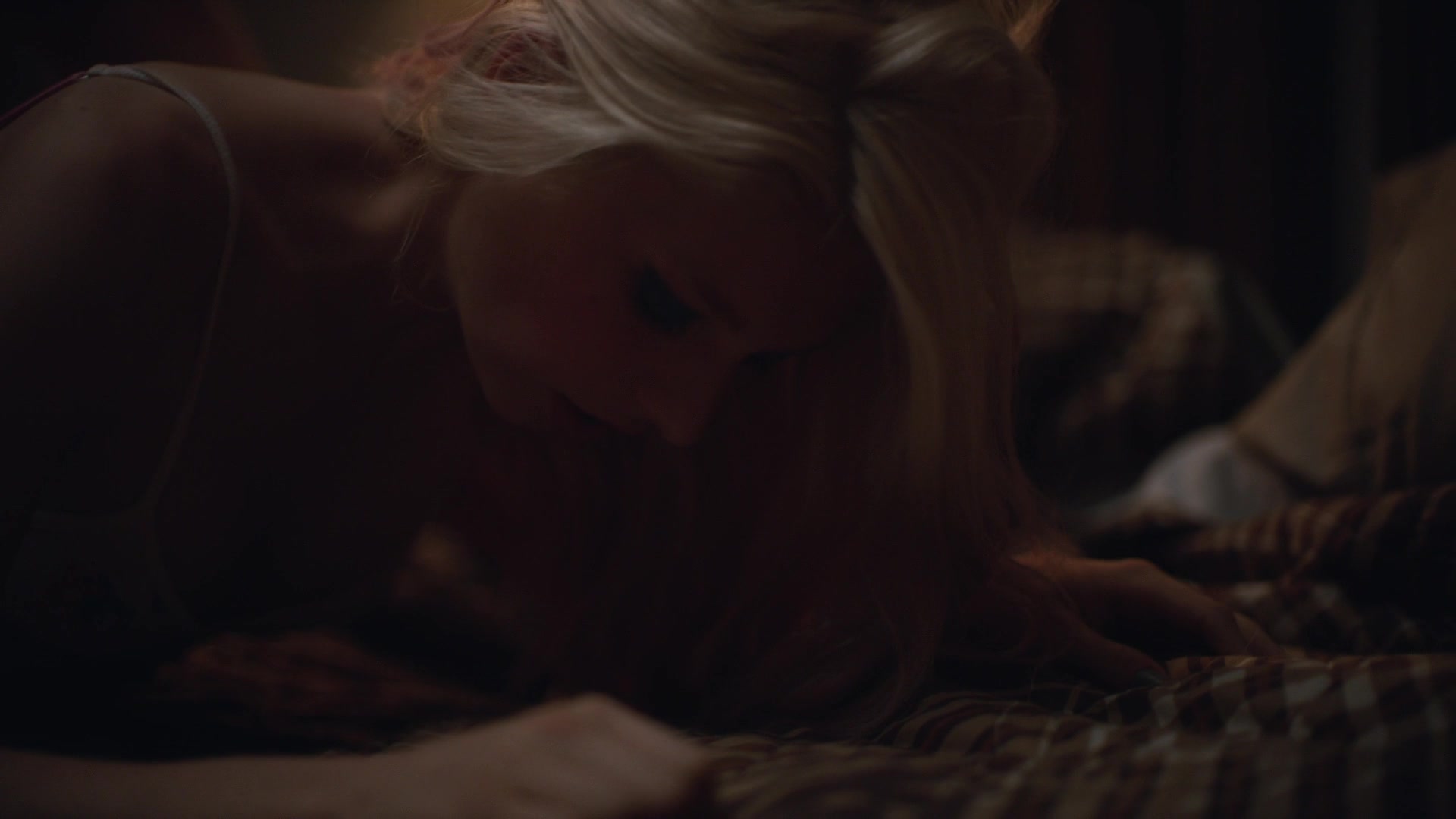 HunterSchaferLove_Euphoria1x01ScreenCaptures-125.jpg