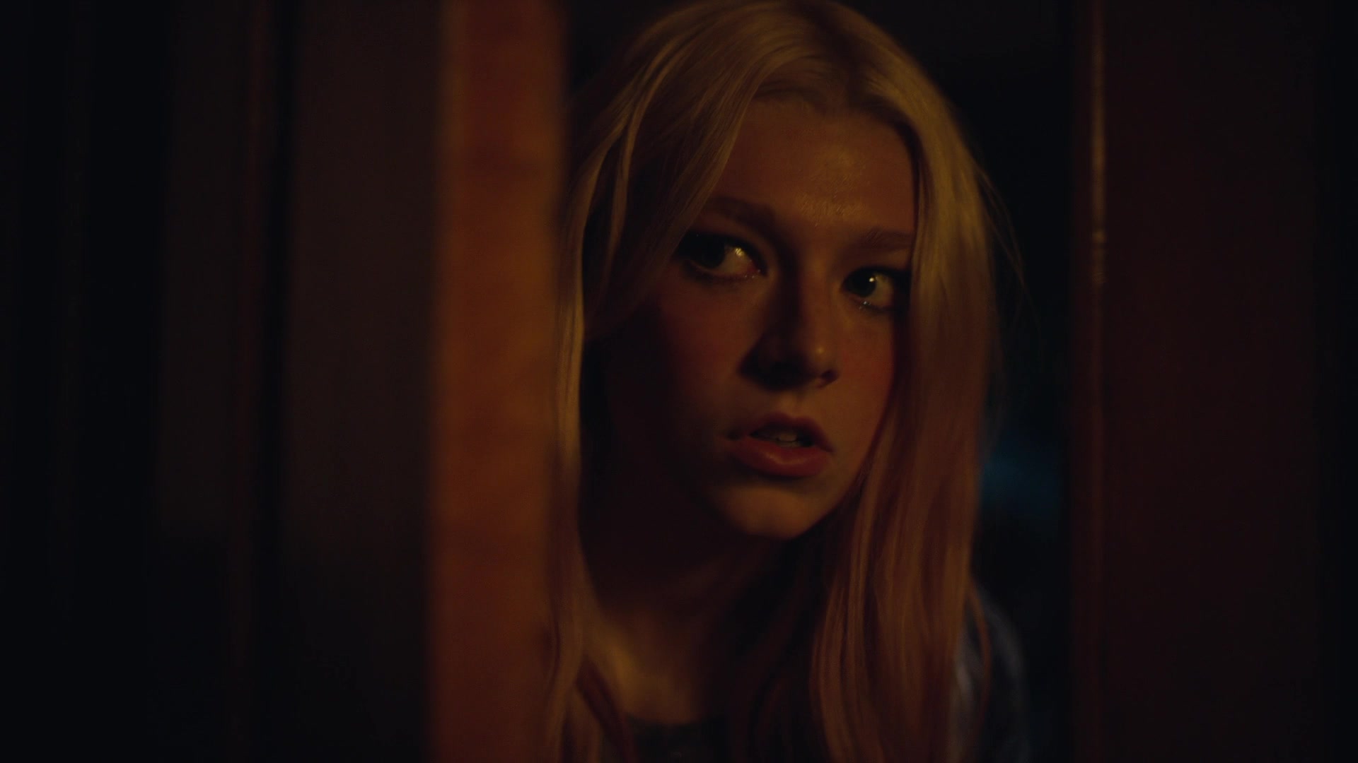 HunterSchaferLove_Euphoria1x01ScreenCaptures-139.jpg