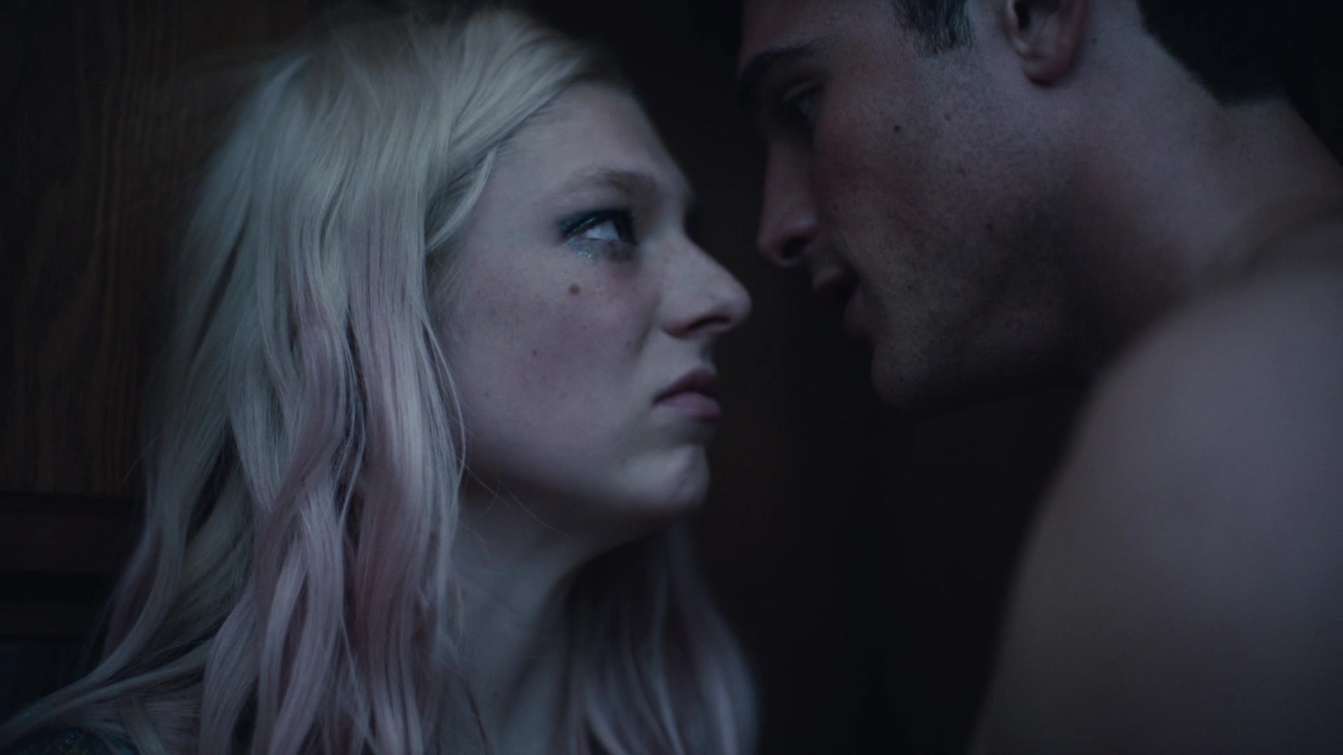 HunterSchaferLove_Euphoria1x01ScreenCaptures-158.jpg