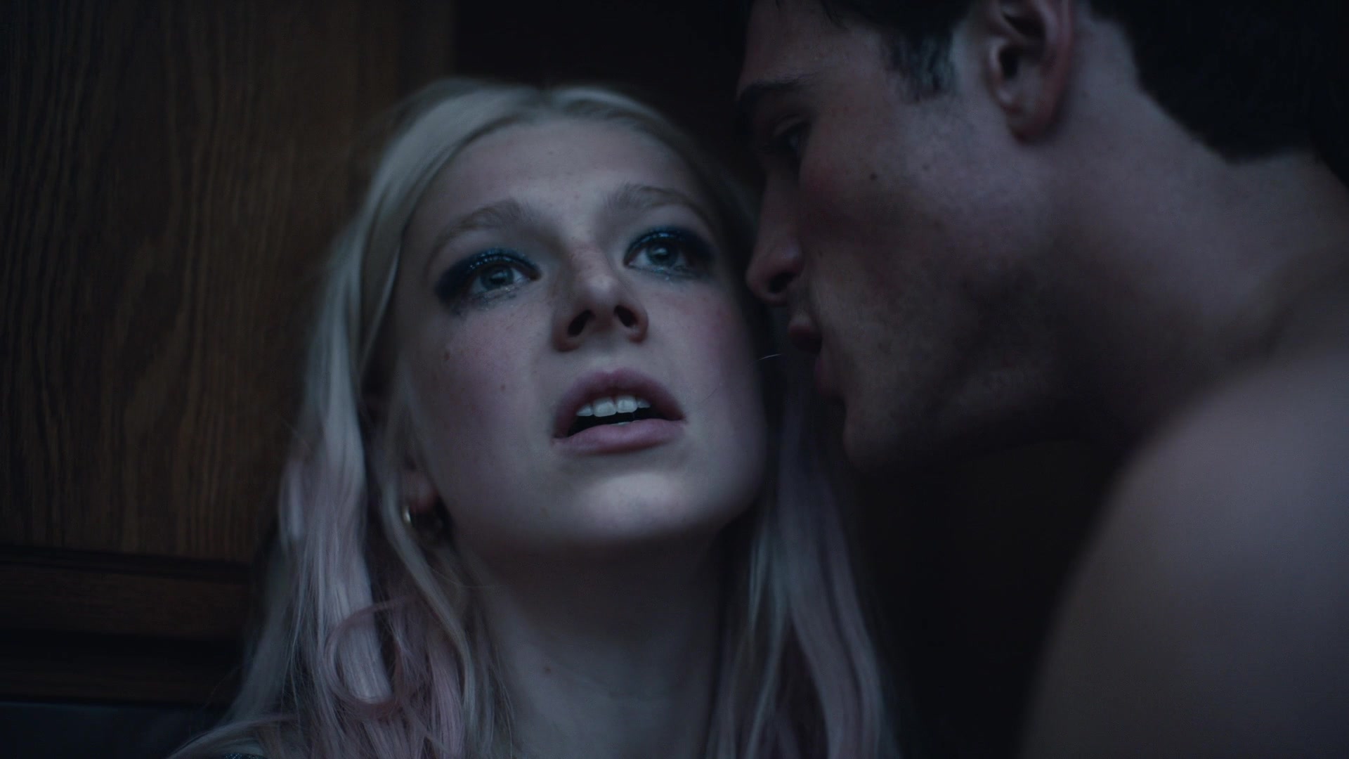 HunterSchaferLove_Euphoria1x01ScreenCaptures-163.jpg