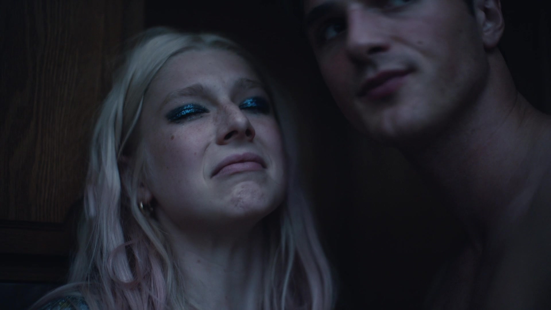HunterSchaferLove_Euphoria1x01ScreenCaptures-165.jpg