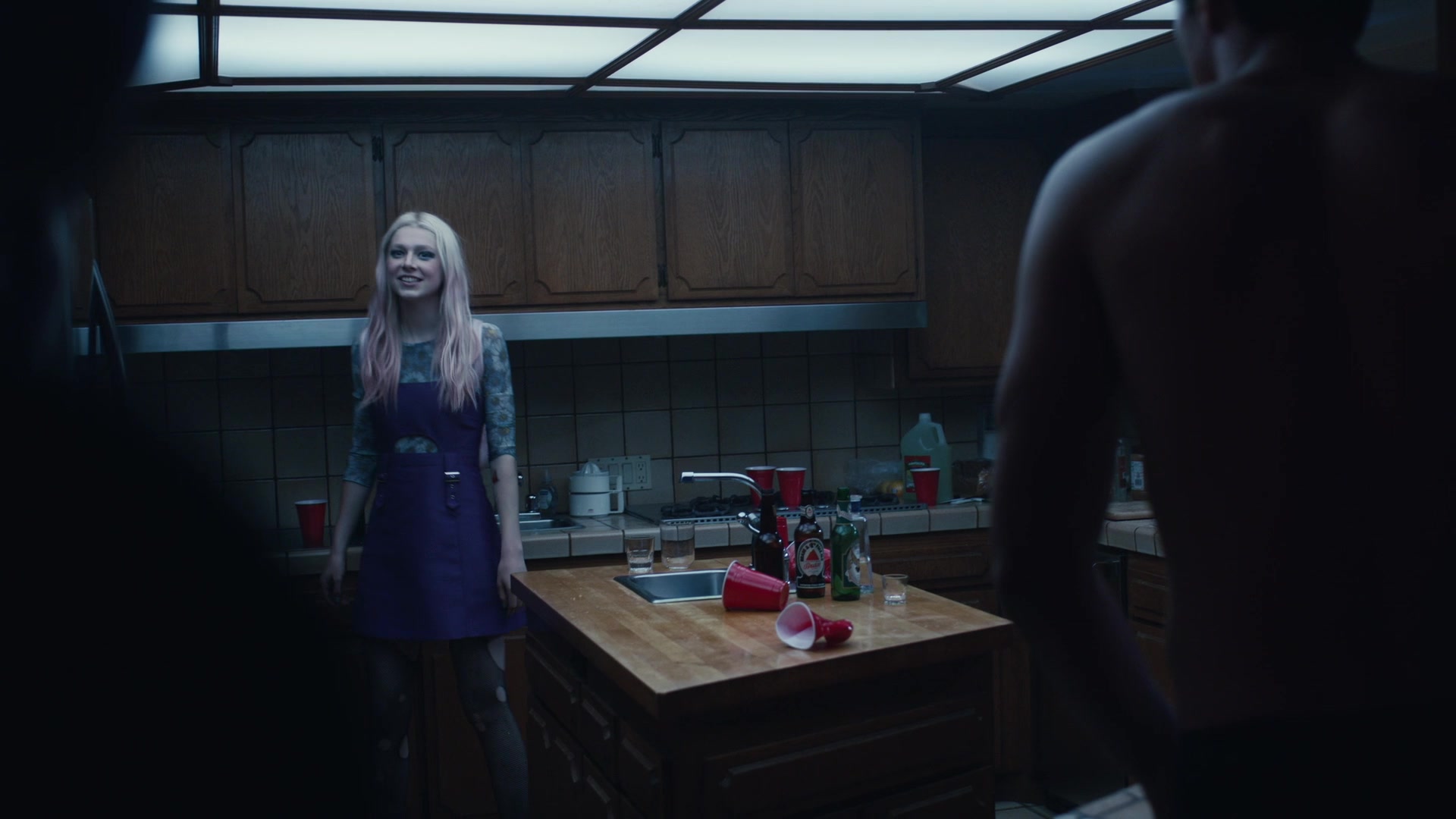 HunterSchaferLove_Euphoria1x01ScreenCaptures-184.jpg