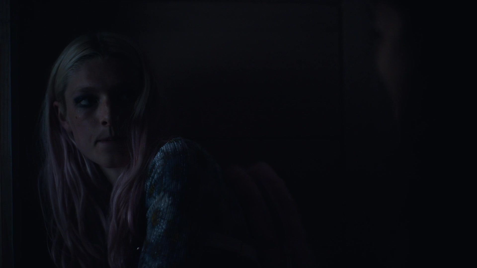 HunterSchaferLove_Euphoria1x01ScreenCaptures-200.jpg