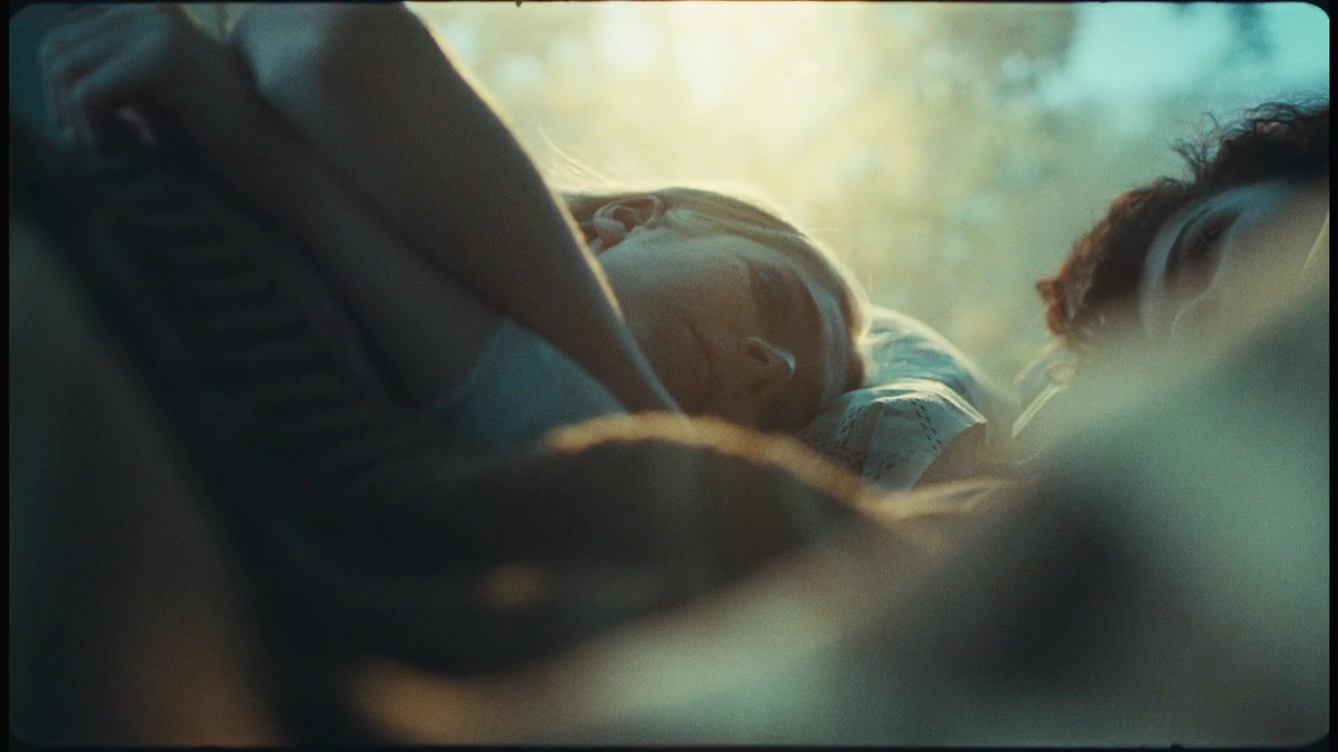 HunterSchaferLove_Euphoria1x02ScreenCaptures-039.jpg