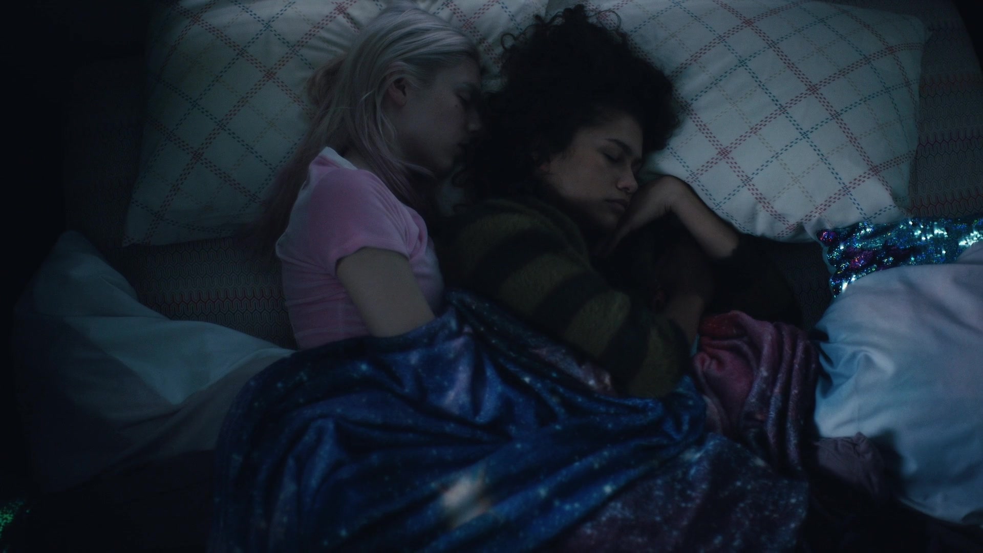 HunterSchaferLove_Euphoria1x03ScreenCaptures-001.jpg