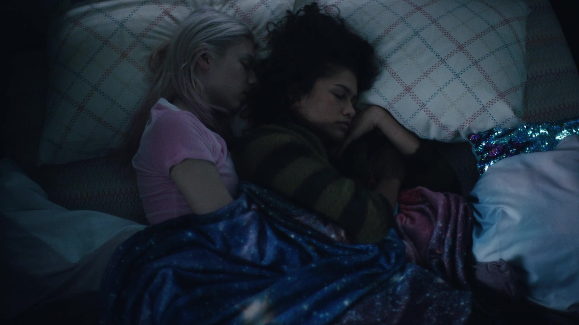 HunterSchaferLove_Euphoria1x03ScreenCaptures-002.jpg