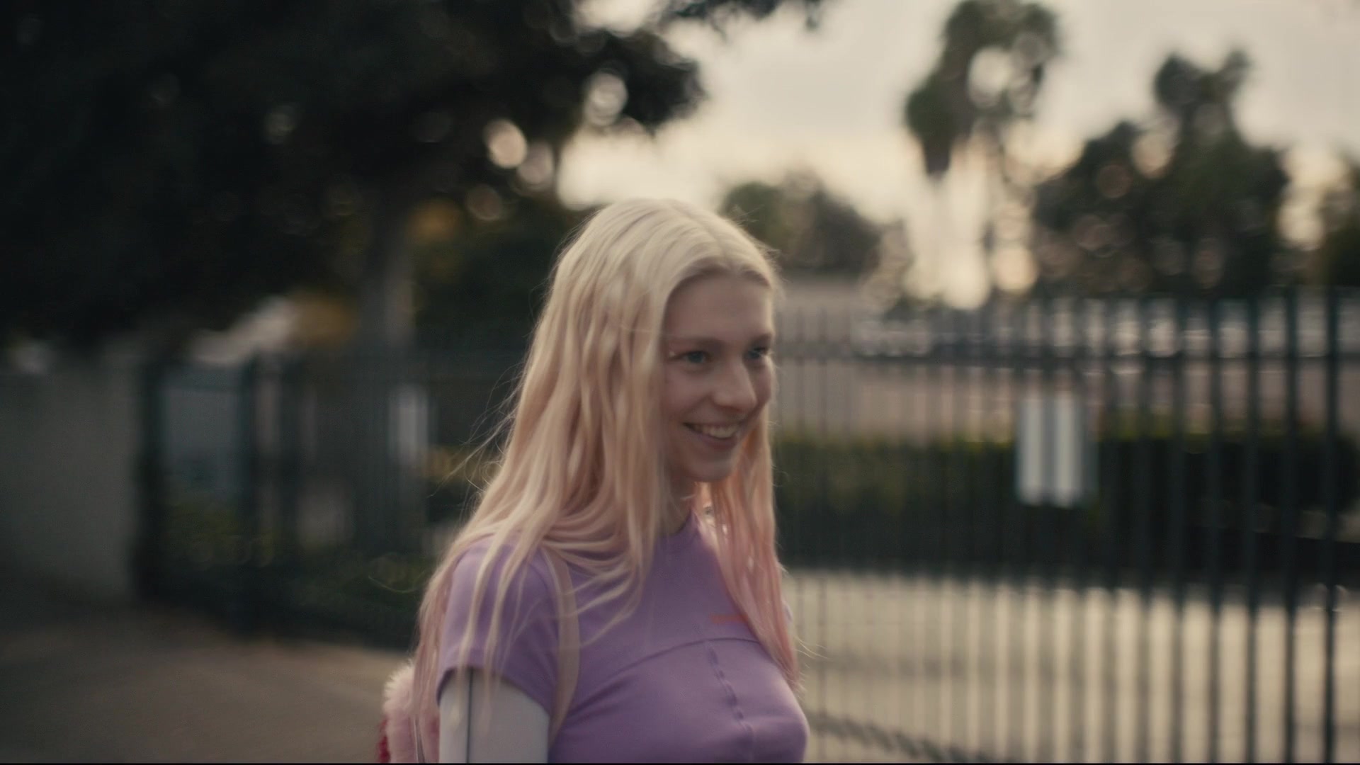 HunterSchaferLove_Euphoria1x03ScreenCaptures-057.jpg