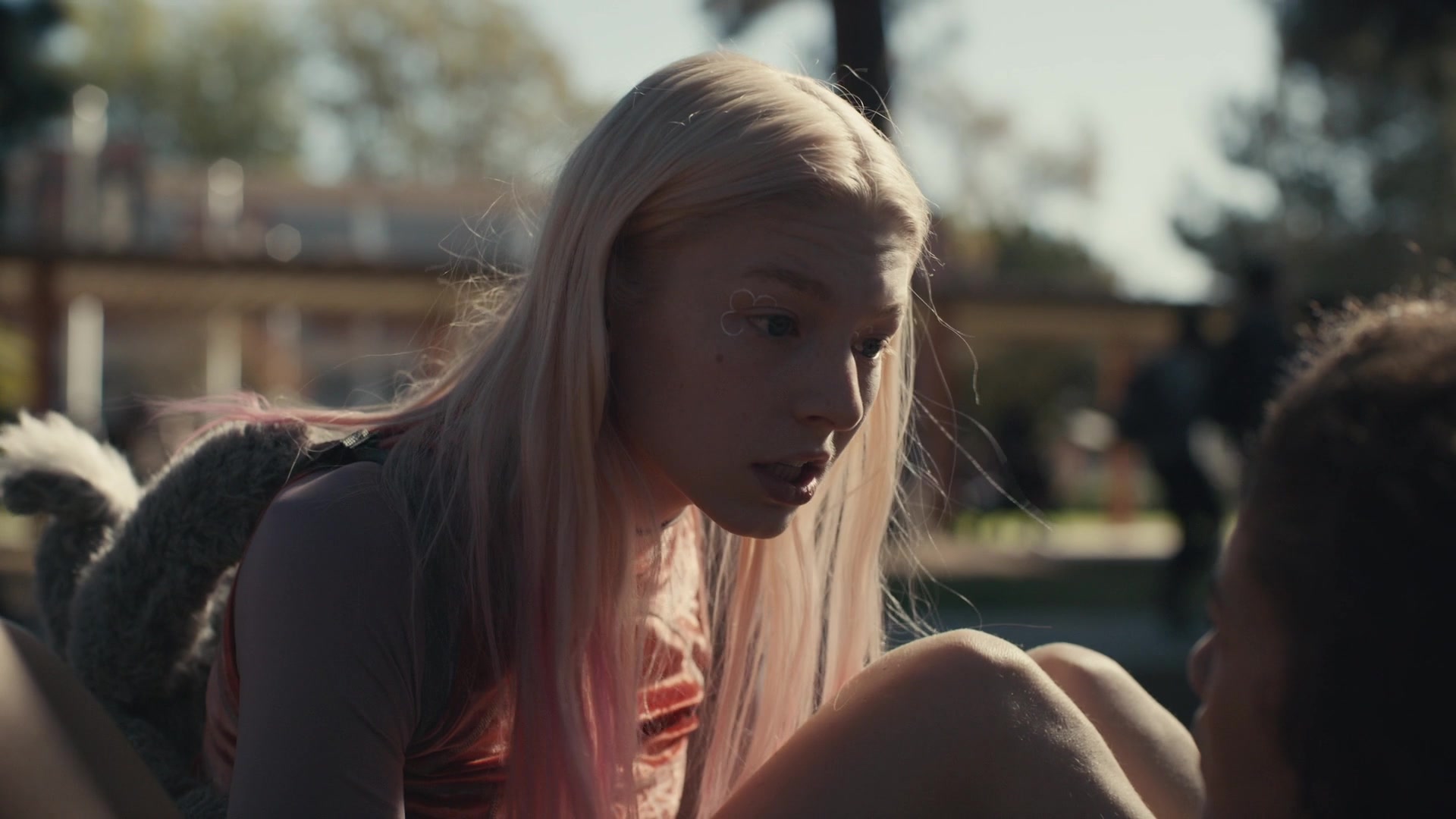 HunterSchaferLove_Euphoria1x03ScreenCaptures-129.jpg