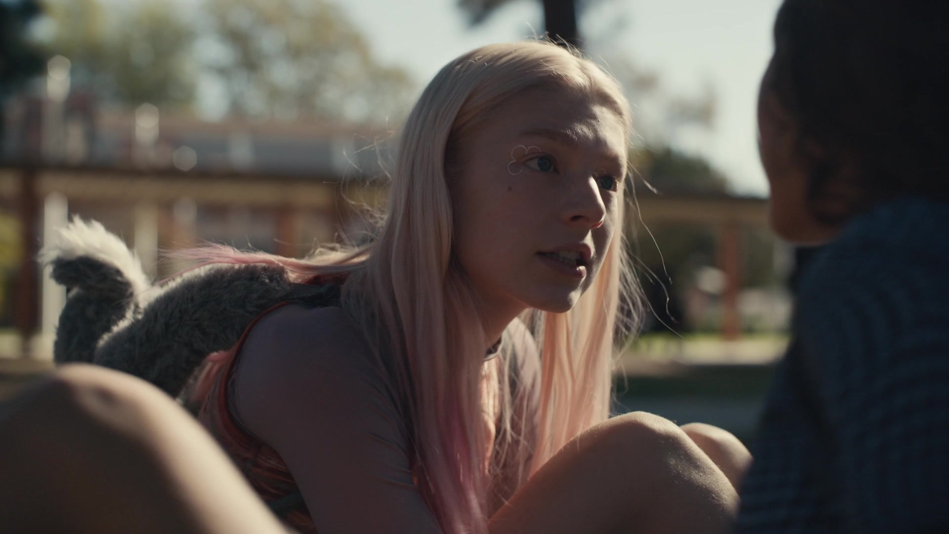 HunterSchaferLove_Euphoria1x03ScreenCaptures-130.jpg