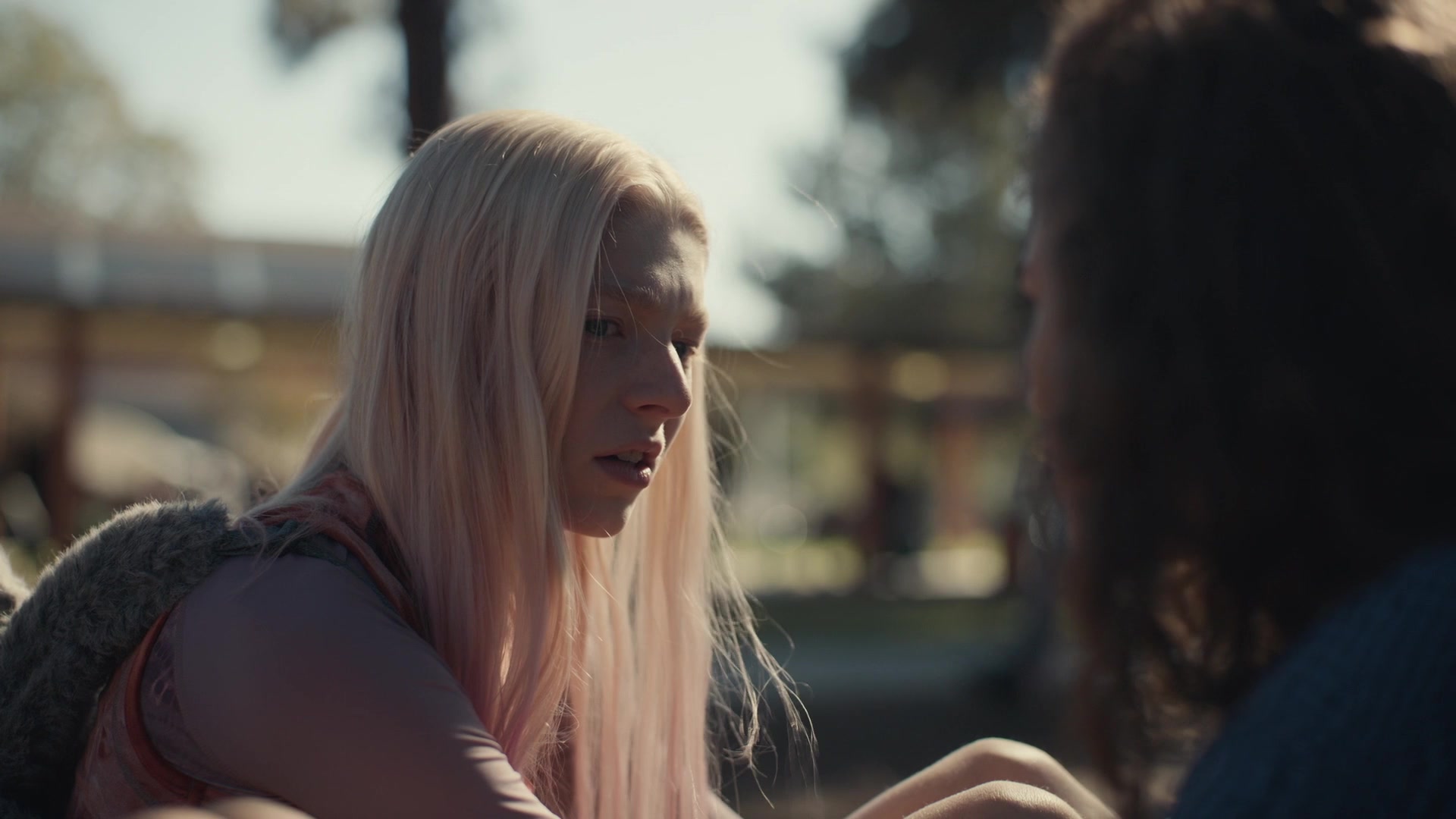 HunterSchaferLove_Euphoria1x03ScreenCaptures-131.jpg