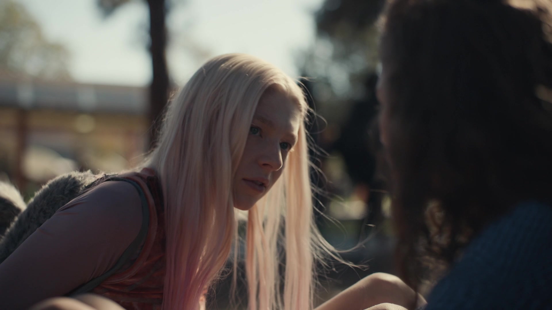 HunterSchaferLove_Euphoria1x03ScreenCaptures-133.jpg