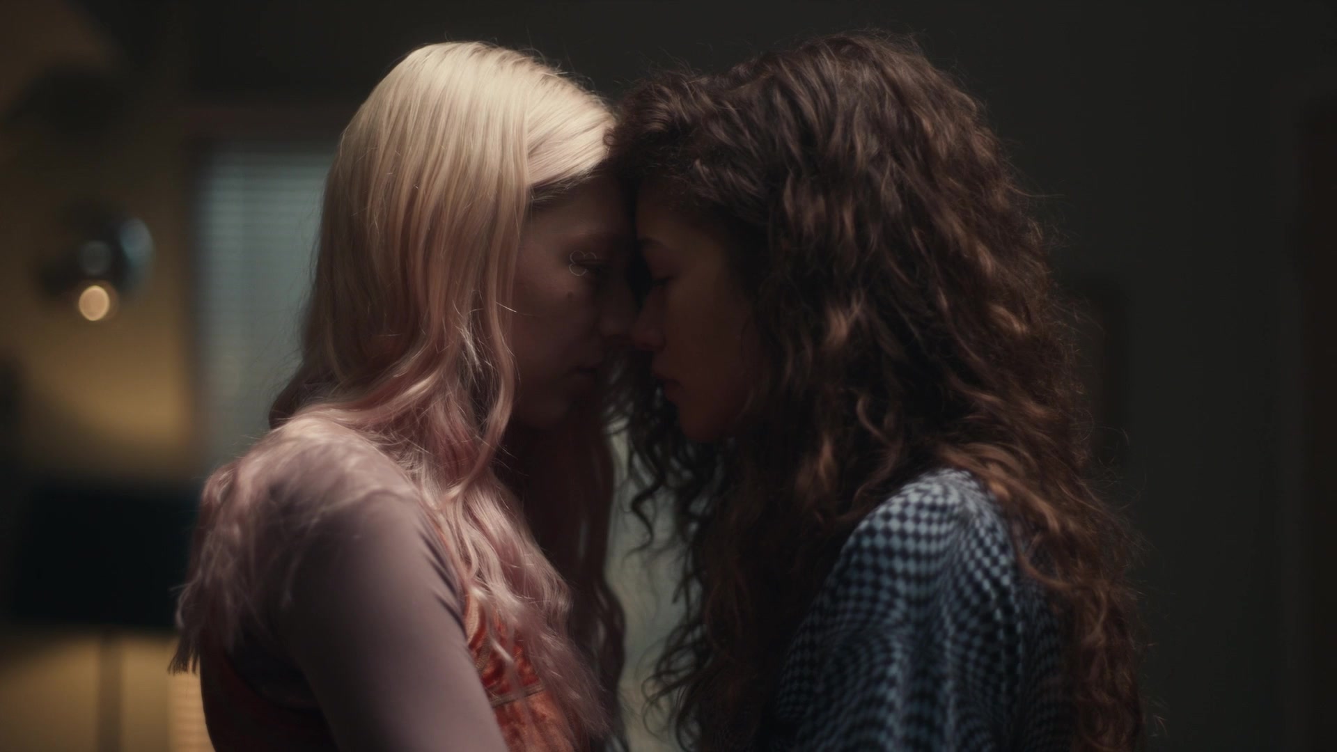 HunterSchaferLove_Euphoria1x03ScreenCaptures-150.jpg