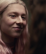 HunterSchaferLove_Euphoria1x03ScreenCaptures-143.jpg