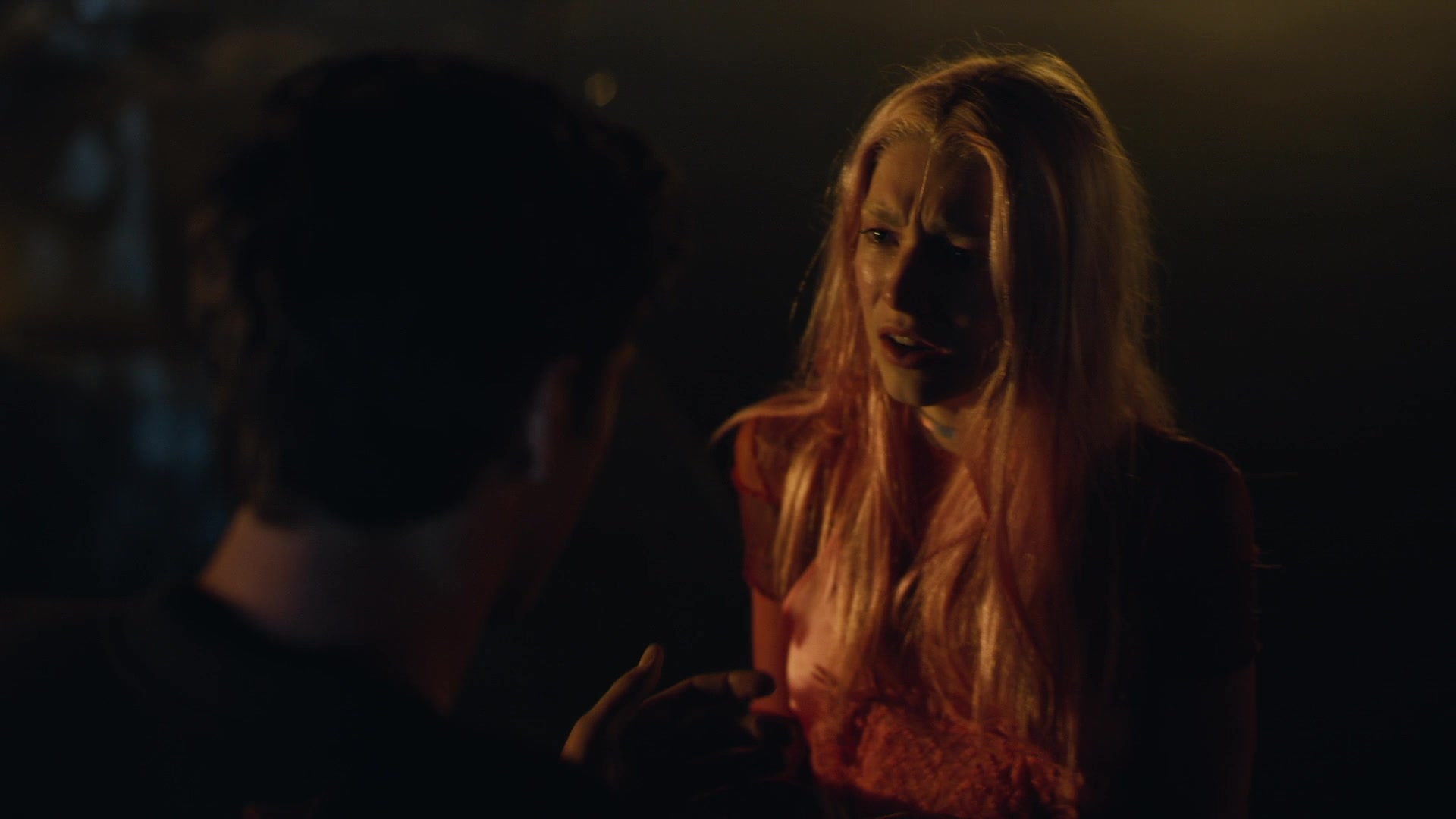 HunterSchaferLove_Euphoria1x04ScreenCaptures-141.jpg