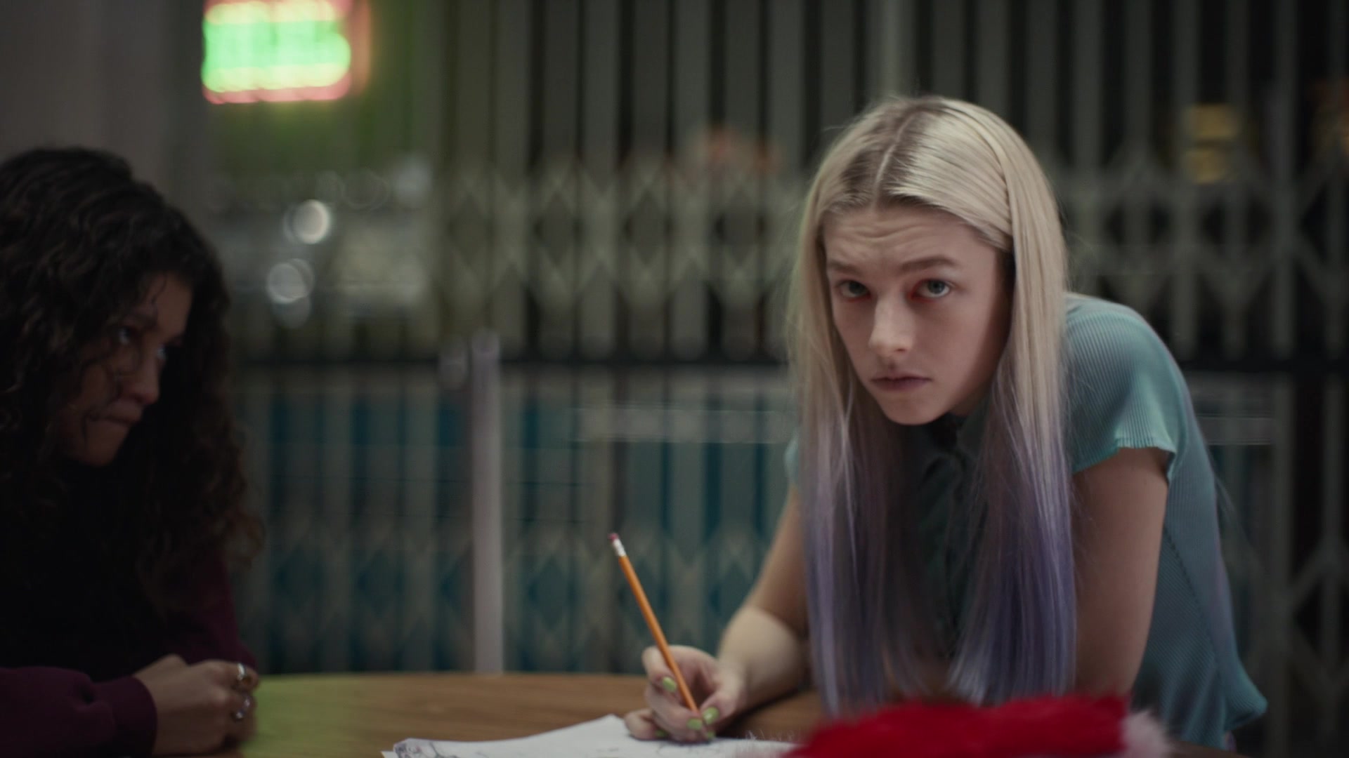 HunterSchaferLove_Euphoria1x05ScreenCaptures-020.jpg