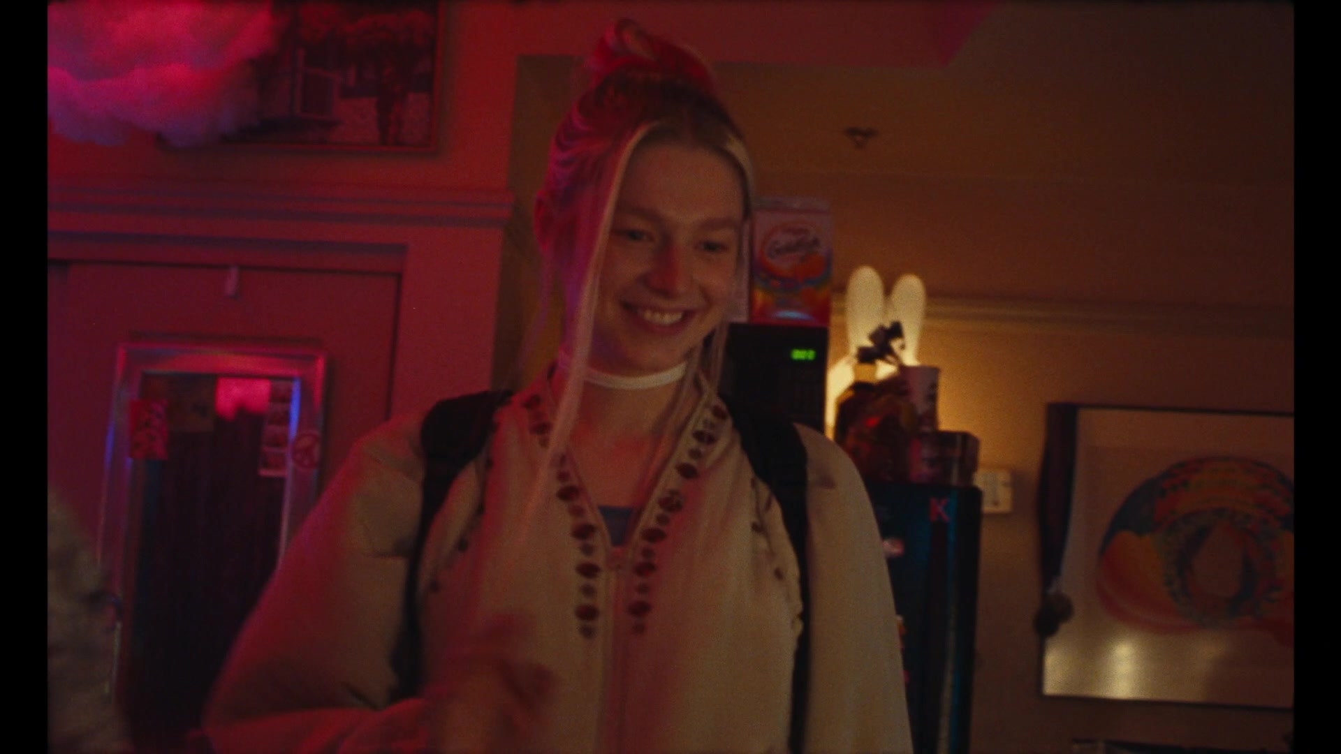 HunterSchaferLove_Euphoria1x07ScreenCaptures-054.jpg
