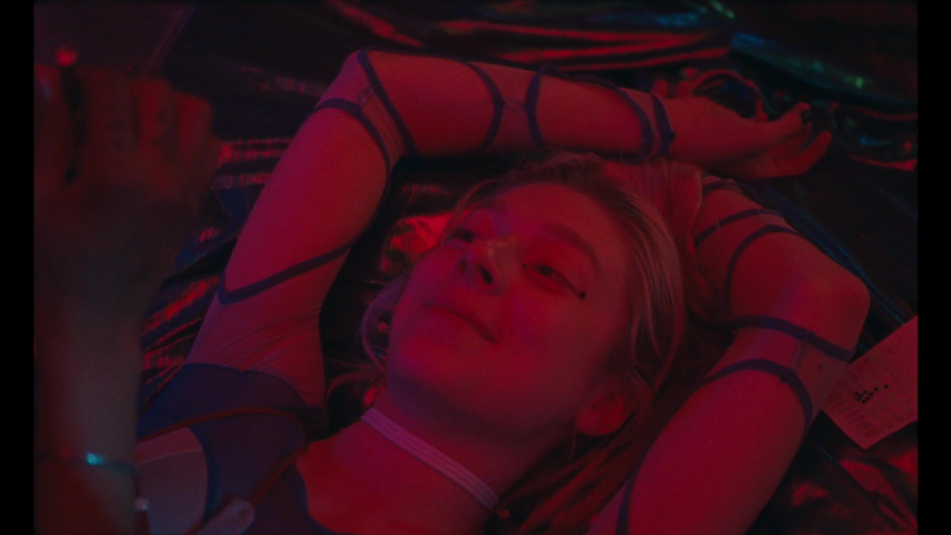 HunterSchaferLove_Euphoria1x07ScreenCaptures-064.jpg