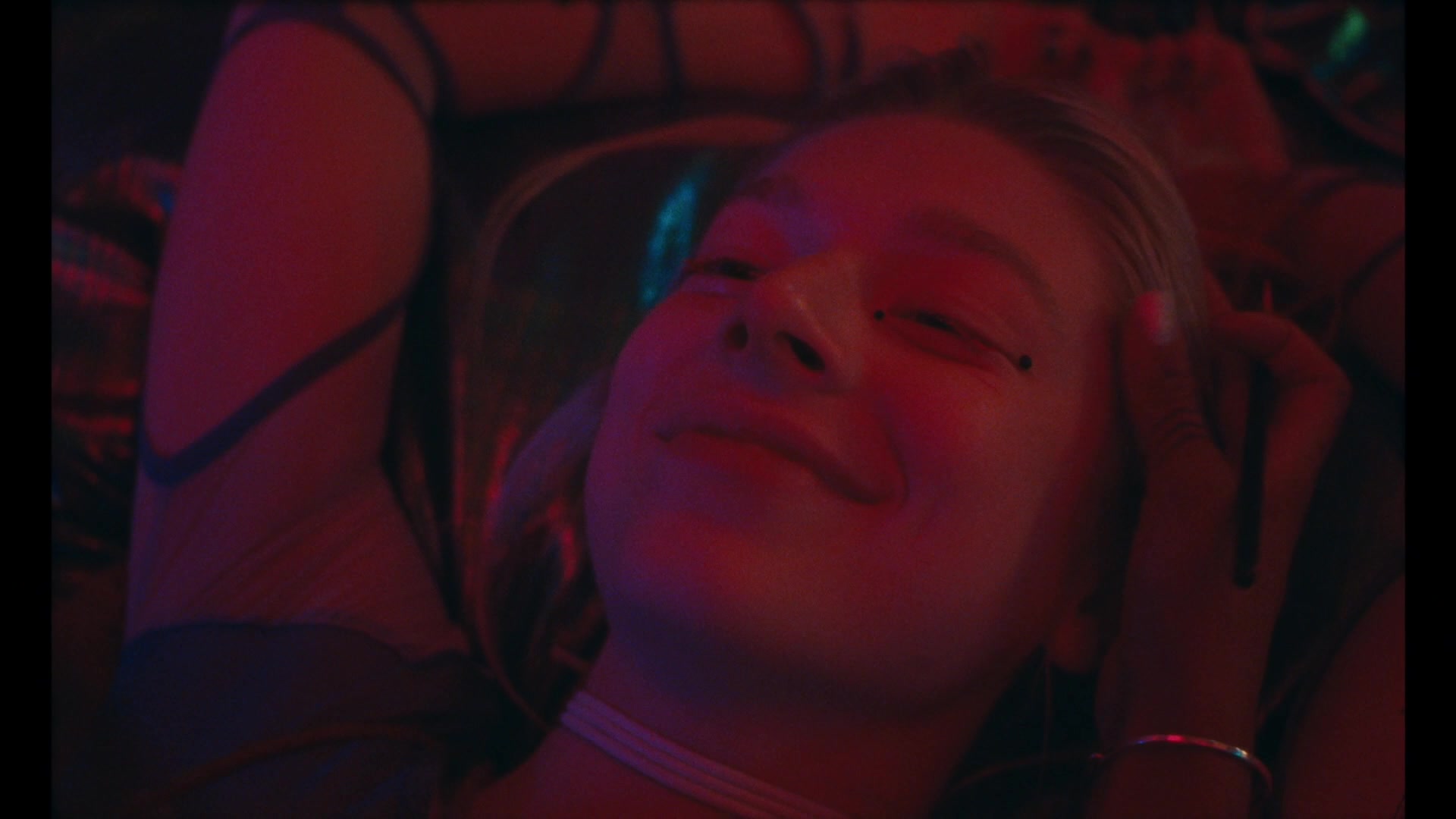 HunterSchaferLove_Euphoria1x07ScreenCaptures-079.jpg