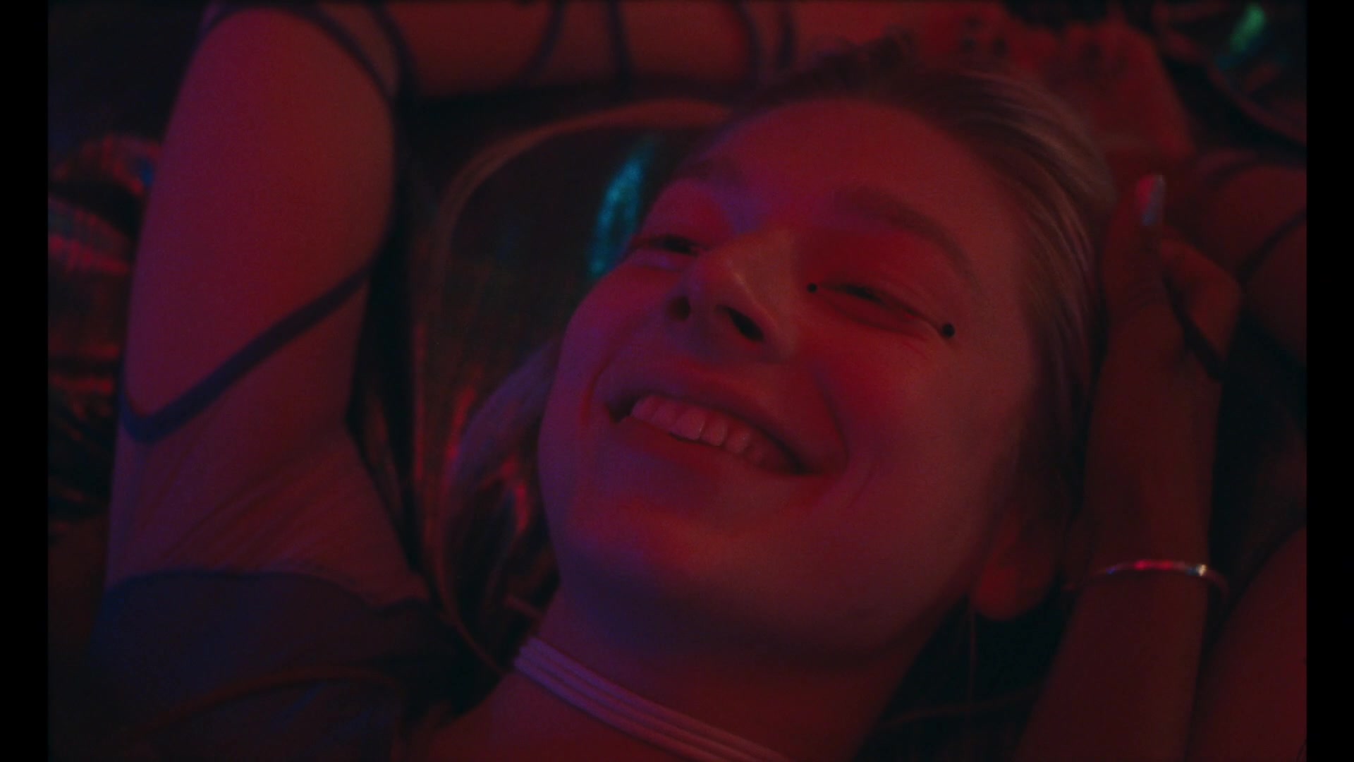 HunterSchaferLove_Euphoria1x07ScreenCaptures-080.jpg