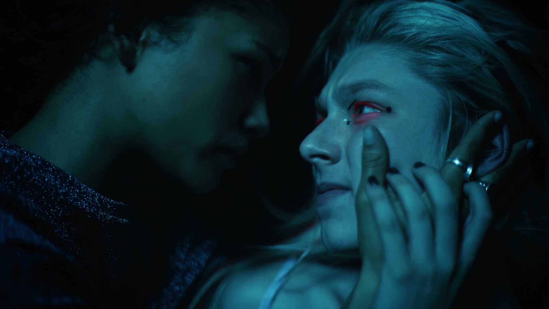 HunterSchaferLove_Euphoria1x07ScreenCaptures-131.jpg