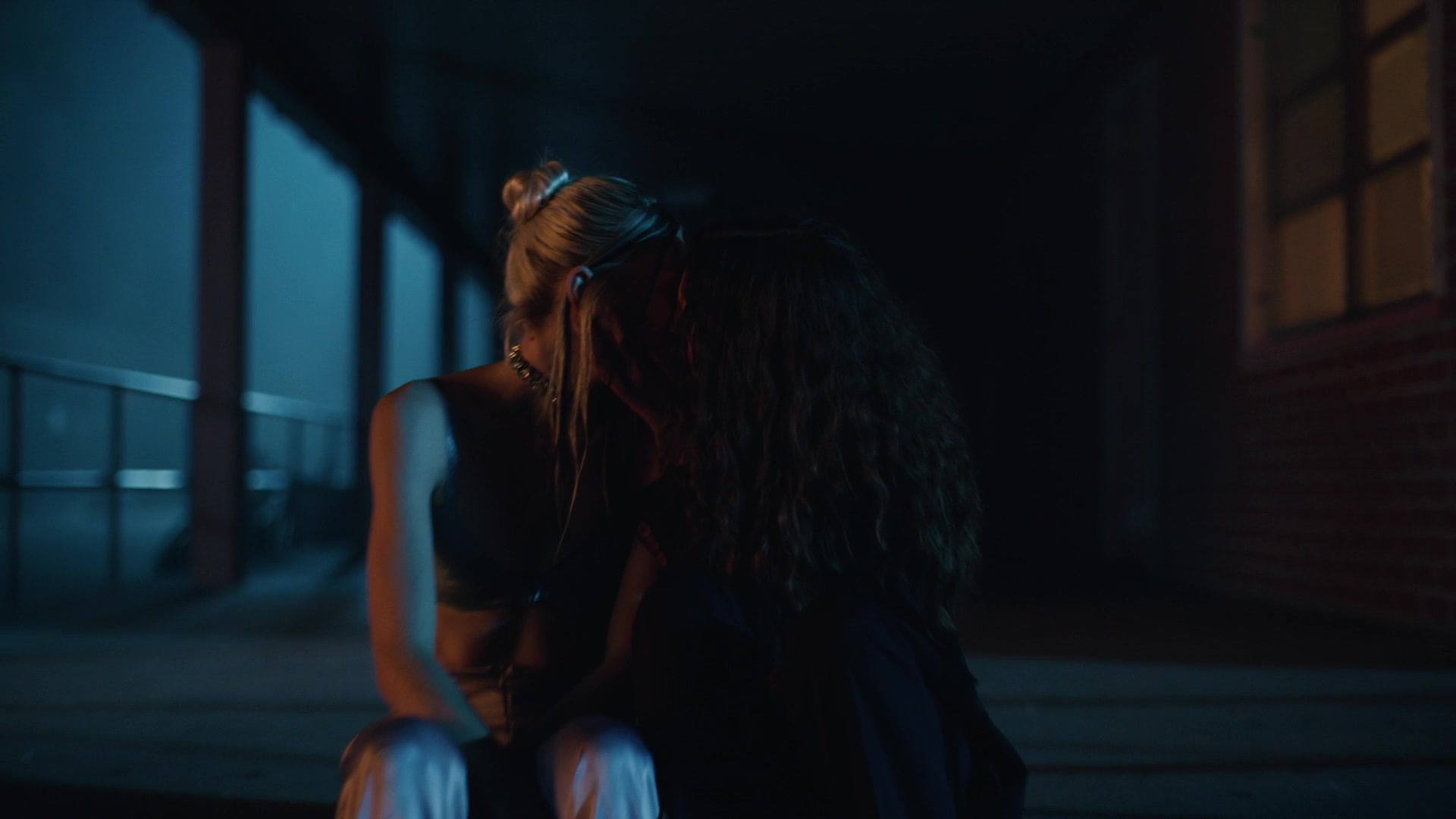 HunterSchaferLove_Euphoria1x08ScreenCaptures-131.jpg