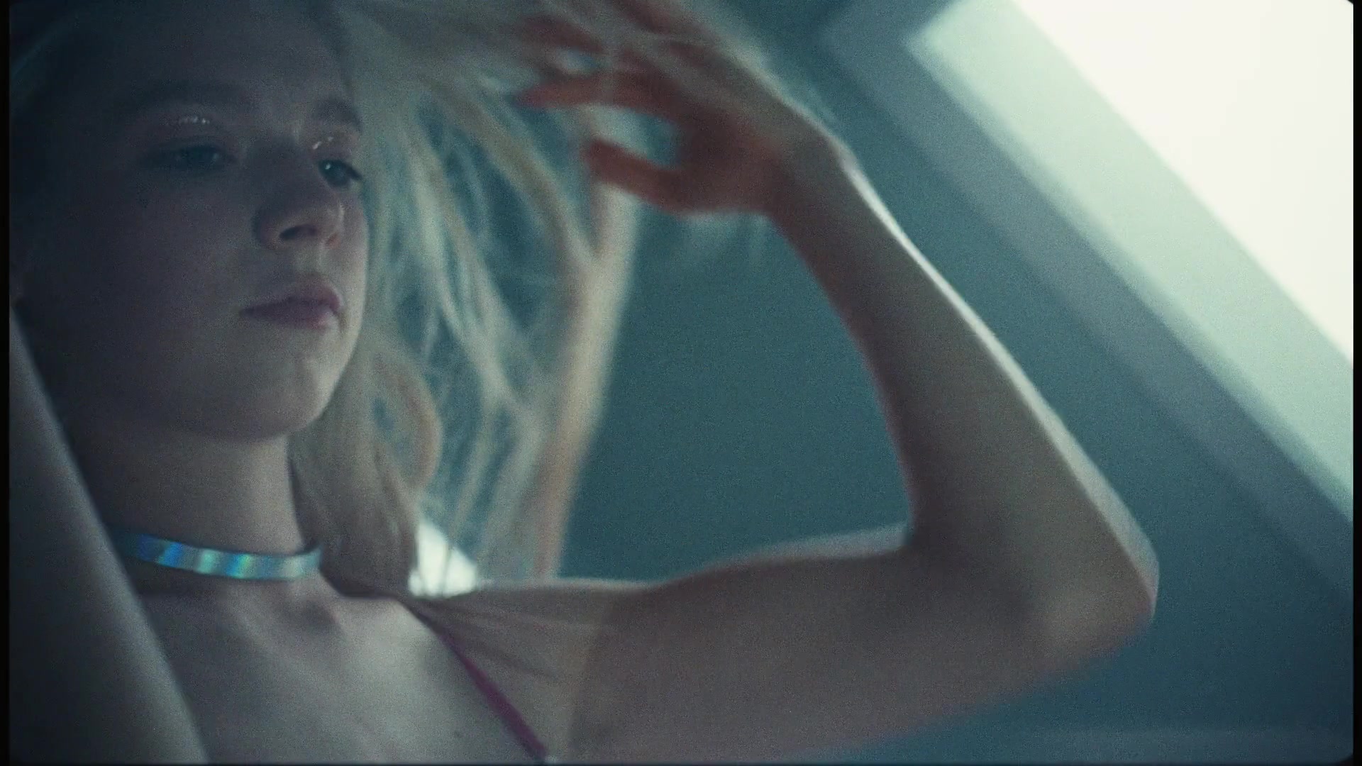 HunterSchaferLove_Euphoria1x08ScreenCaptures-167.jpg