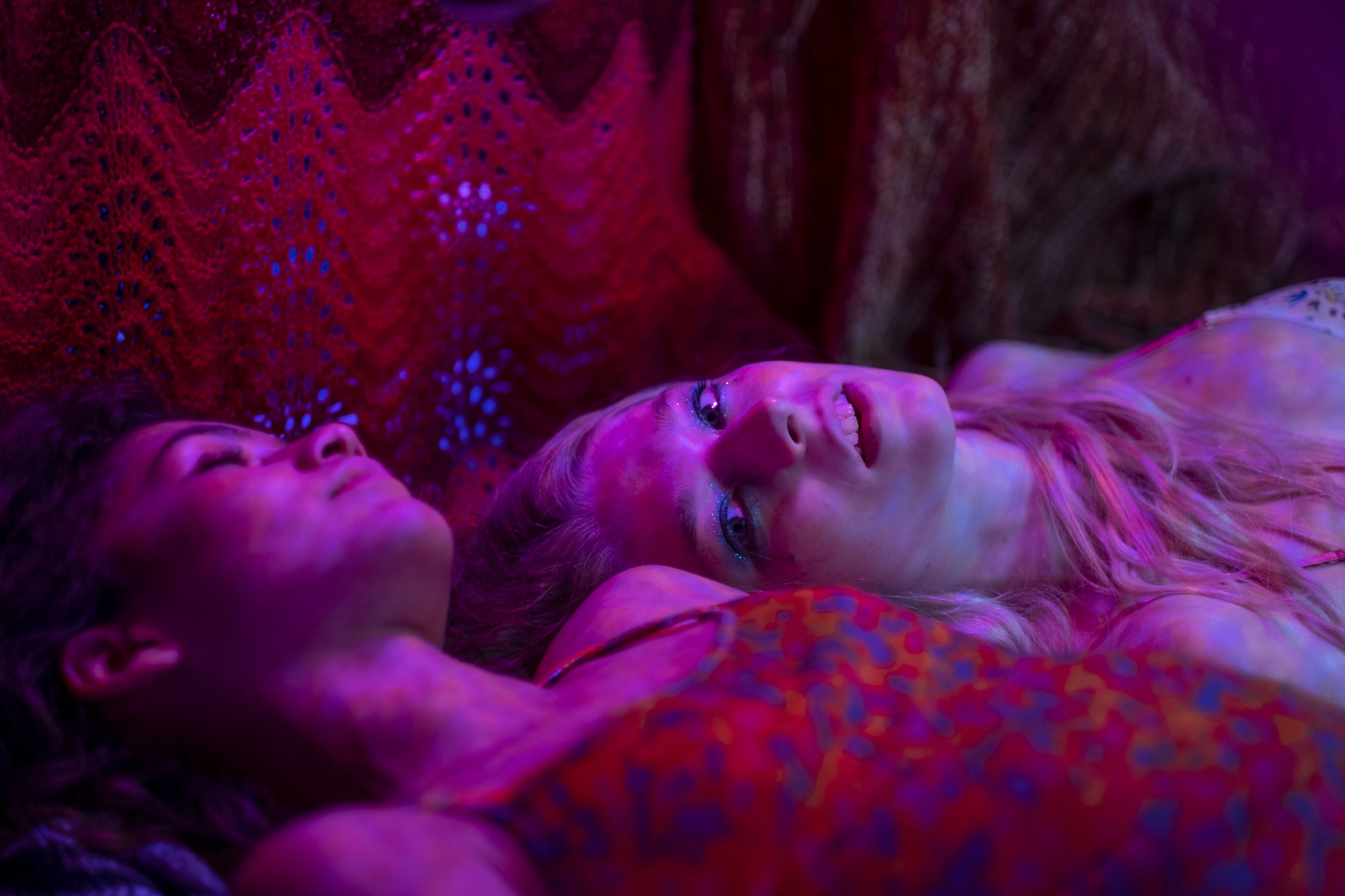 HunterSchaferLove_EuphoriaSpecialStills-004.jpg